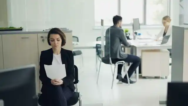 Employee planning annual leave in UAE office
